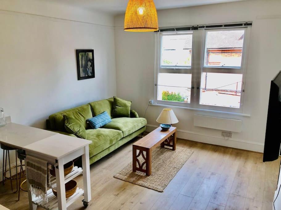 A Perfectly Located Bright, Modern ,Victorian Flat Lägenhet Royal Tunbridge Wells Exteriör bild